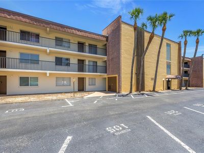 4435 1st St NE Unit 104