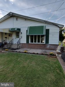 27 W Rodgers St