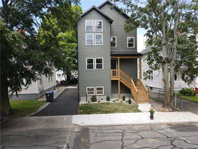 32 Pumgansett St