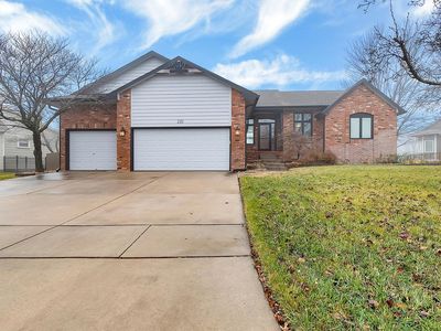 Property at 231 S Fairway Cir, Andover, KS