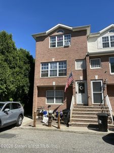 35 Daniella Ct