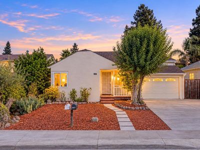 21692 Westfield Ave