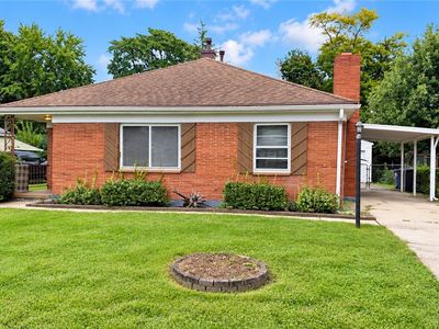 5060 Lauderdale Dr