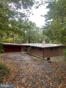 10 Cherokee Dr