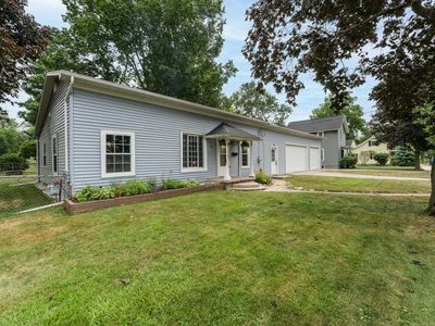 128 Floral Ave