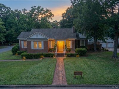 3394 Cloverdale Rd