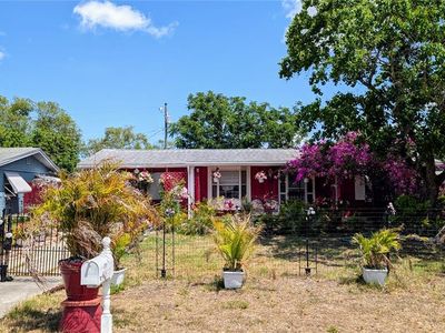 4737 Longwood Ave