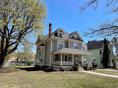 215 Lake Ave