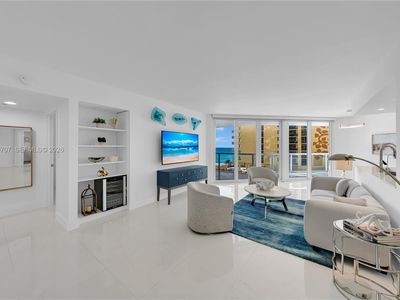 16425 Collins Ave APT 712