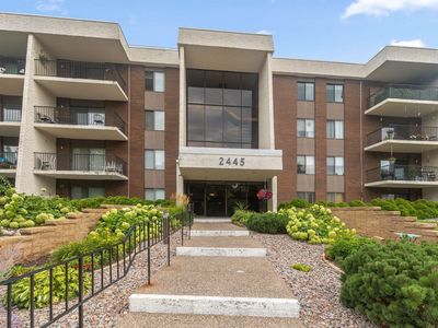 2445 Londin Ln E APT 202