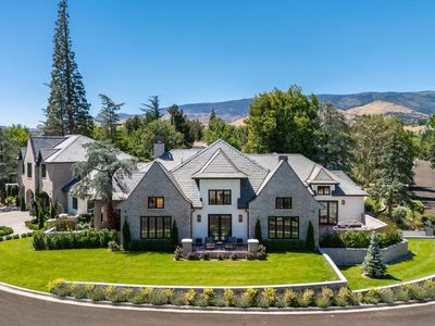 101 Greenridge Dr