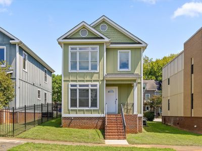 909 Wall St