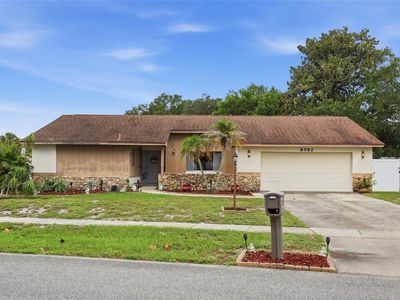8582 CEDAR COVE DRIVE