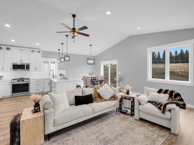 501 Lena Ct SE