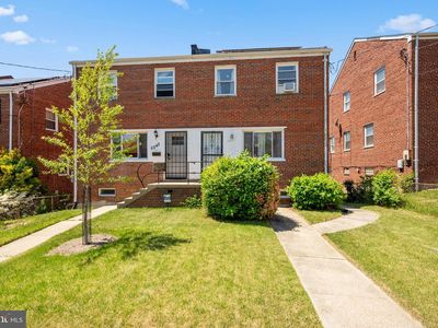 5044 10th St NE