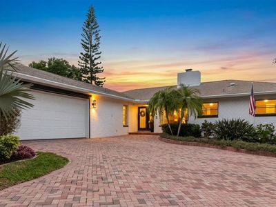 715 Rolling Hills Dr