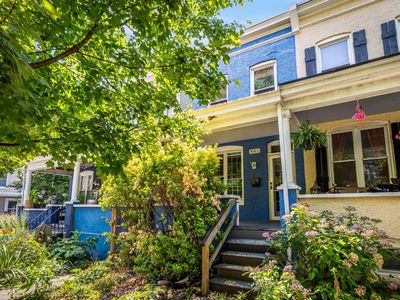 805 W 38th St