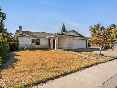 Property at 1831 Burgundy Dr, Escalon, CA