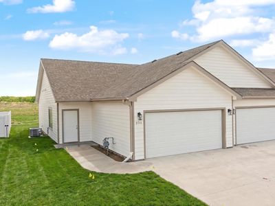 2711 Amelia Ln