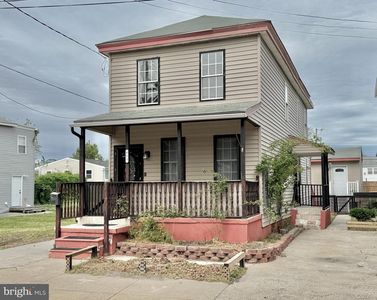 611 N Indiana Ave