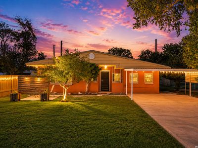 1206 W VILLARET BLVD