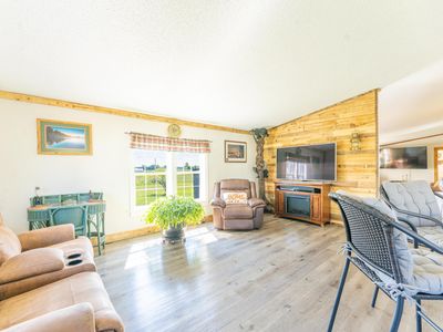 4433 Hamlin Rd