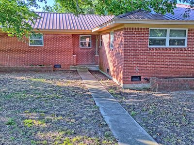 207 W Howell St