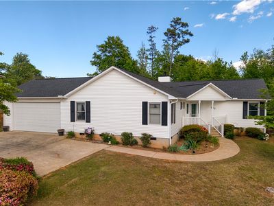 200 Leila St