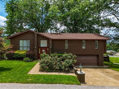 Property at 1 Compton Ct, Milton, WV