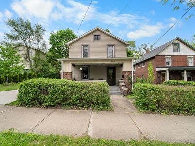 703 Moore St