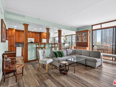 600 W 9th St APT 1512