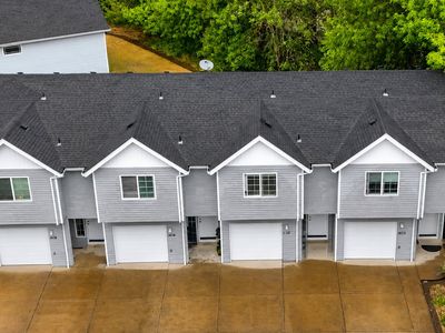 1400 Falcon Loop