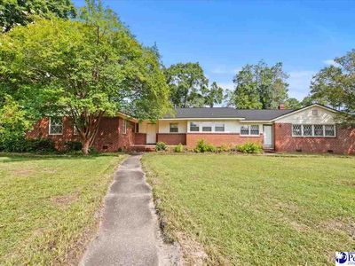 1601 Maple Dr