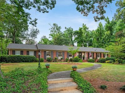 2701 Woodridge Dr