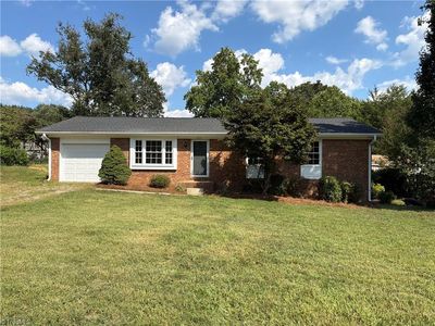 3221 Meadow Ln