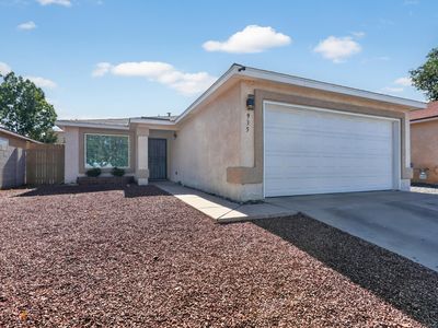 935 Peacock Dr SW