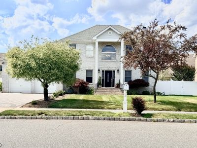 664 Roosevelt Ave