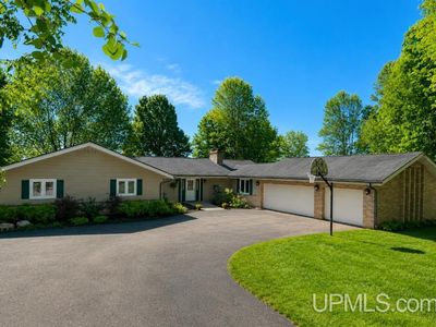 9012 Highway M64