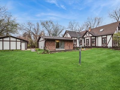 609 Forest Edge Ln