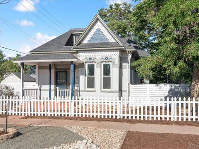 1076 Mariposa Street