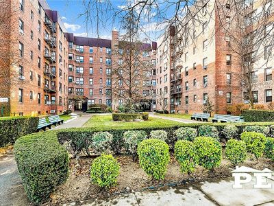 2240 Burnett St APT 4C