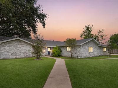 3443 Jamaica Dr