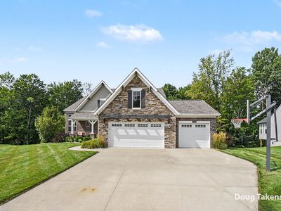 9413 Sunset Ridge Dr NE