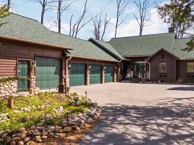 1595 Lake Club Dr W