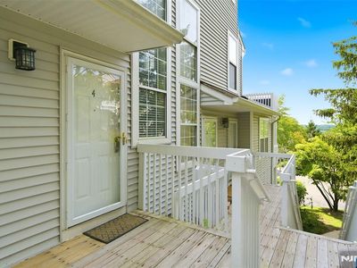 4 Squire Ct