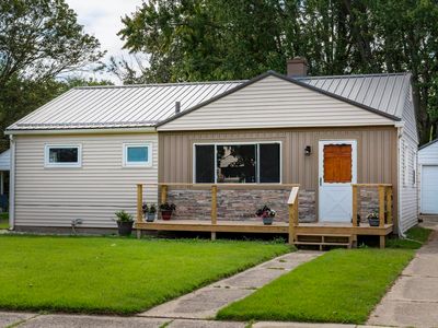 2214 Rockne Dr