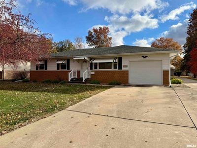 Property at 778 Walnut St, Knoxville, IL