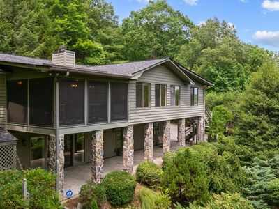 1030 Country Club Dr