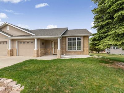 1823 Sunny Springs Dr
