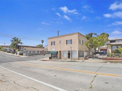 537 S Cabrillo Ave